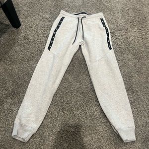 Hollister gray sweatpants (xs girl) 17$